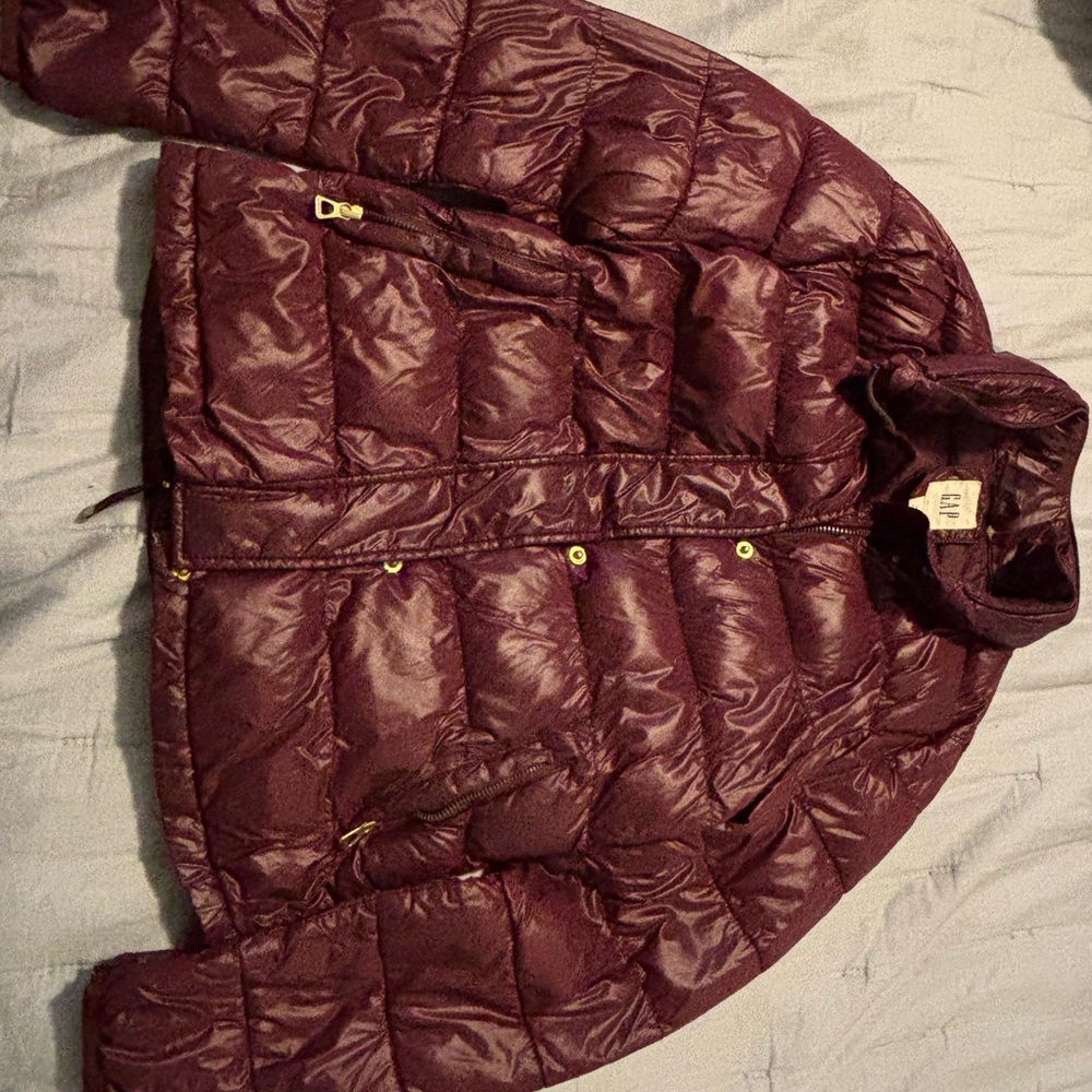GAP Women's Quilted Puffer Vest - Plum